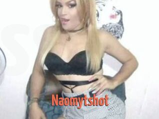 Naomytshot